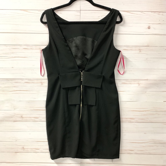 Forever 21 Dresses & Skirts - Forever 21 L Classy Black Backless Dress